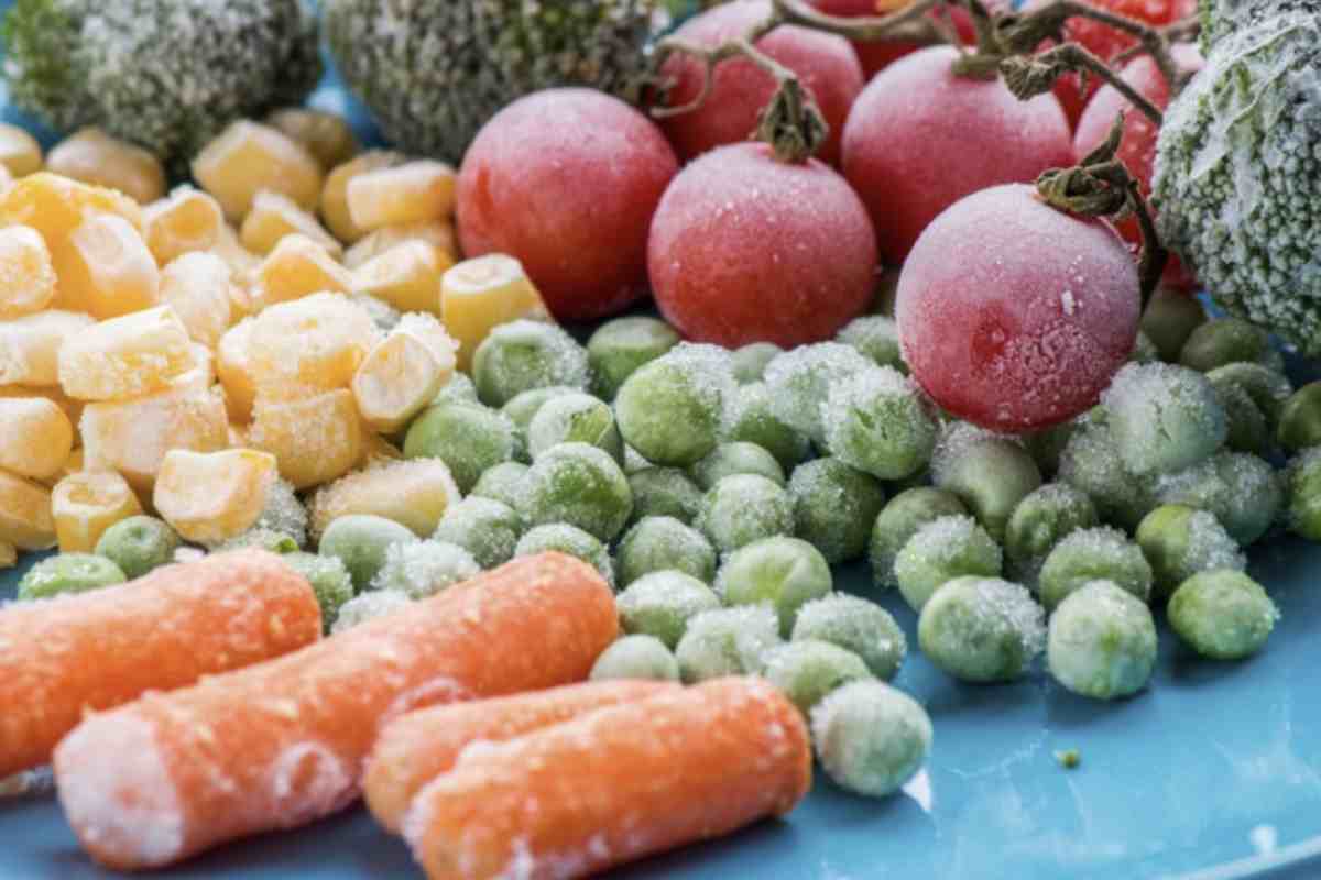 . I piselli surgelati, ad esempio, spesso risultano più dolci e croccanti rispetto a quelli freschi da supermercato, rimasti più a lungo sugli scaffali.