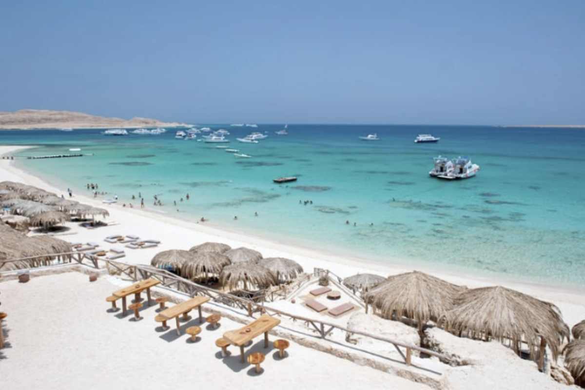 er raggiungere Hurghada, sono disponibili voli diretti a prezzi competitivi dalle principali città italiane. Attualmente, i voli più economici da Milano
