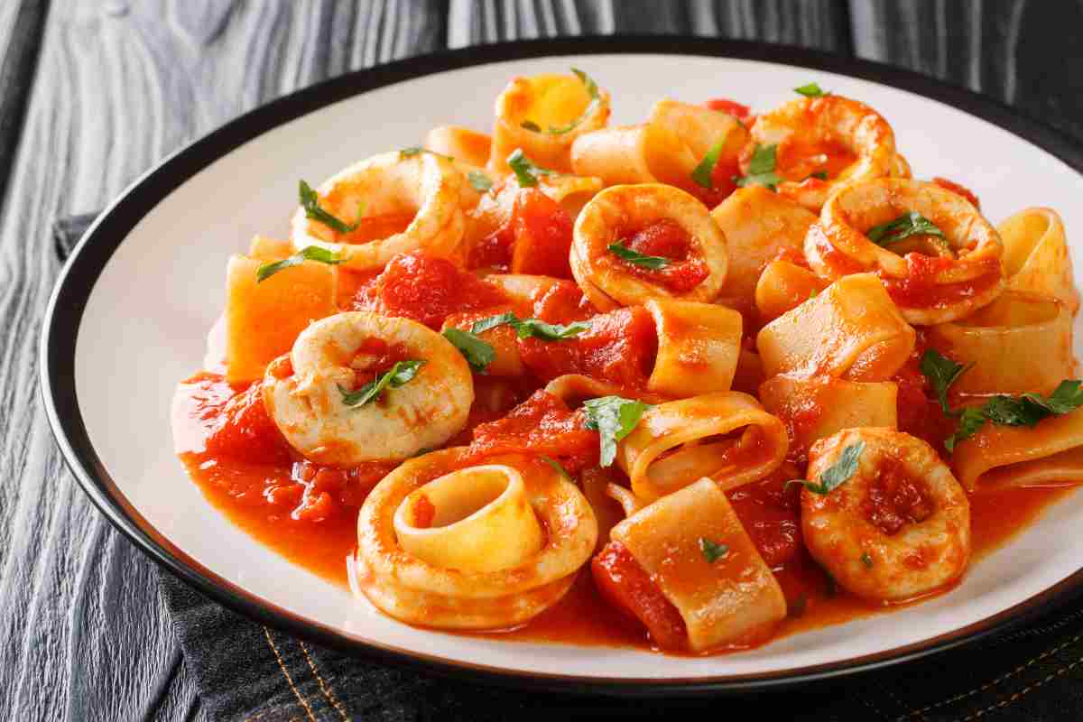 Tutti pazzi per la calamarata alla siciliana di "E' sempre mezzogiorno"
