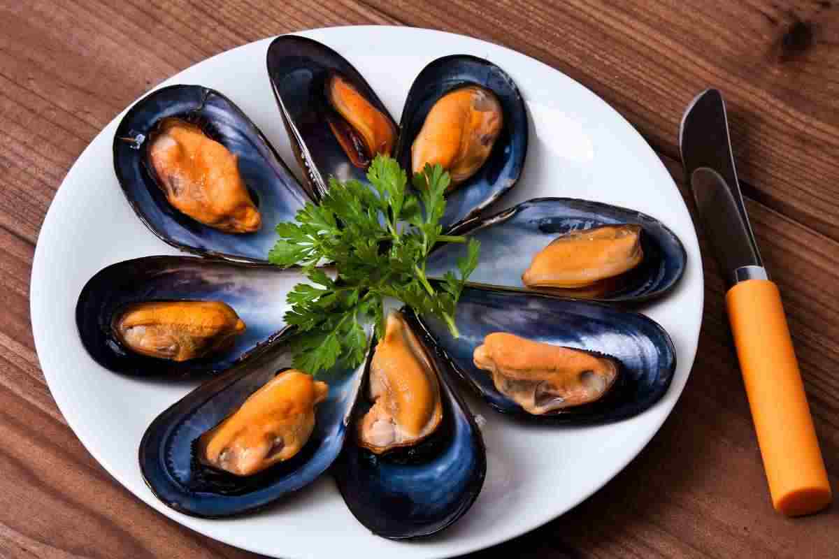 Cozze, perché alcune sono bianche ed altre arancioni?