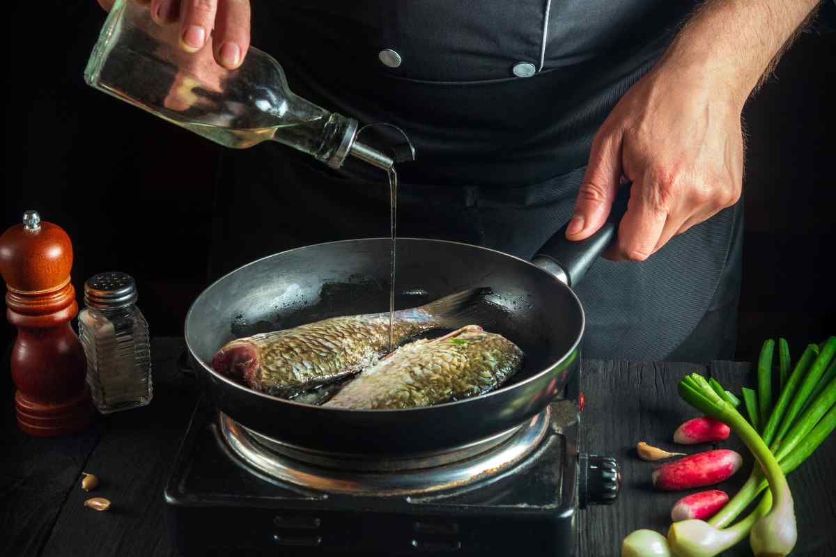 cuocere pesce in padella