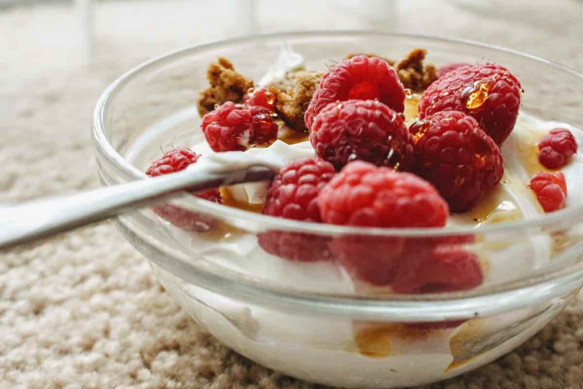 ricetta tiramisù panna e frutti di bosco