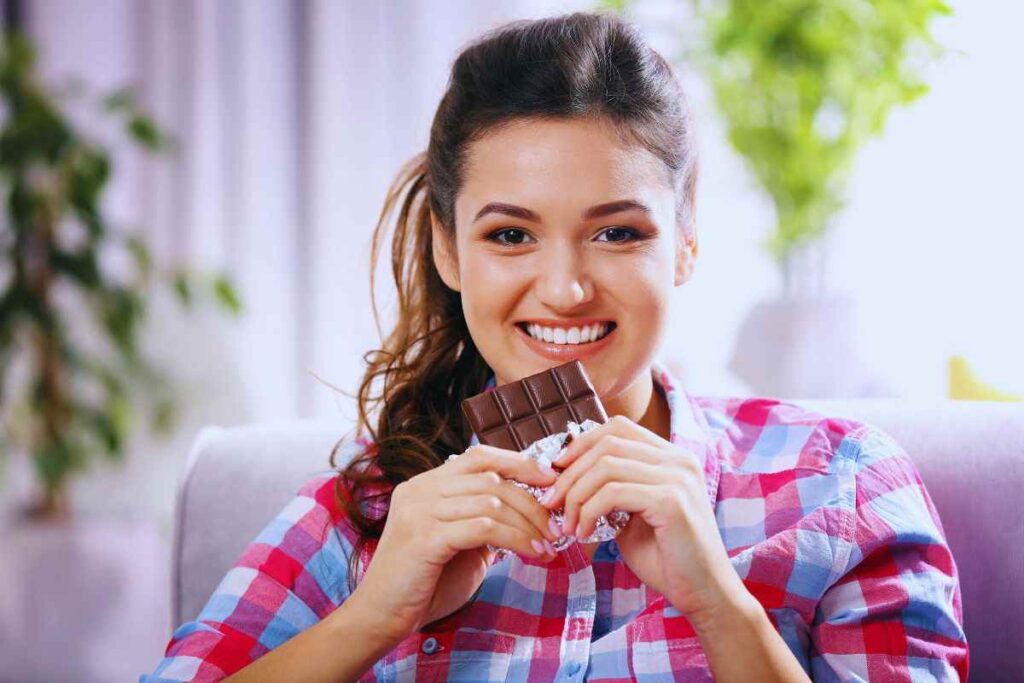 mangiare ciocoolato ogni giorno: cosa succede?