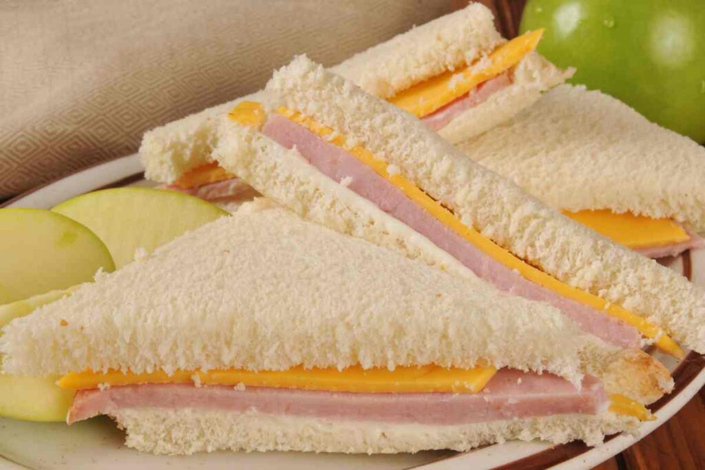 A casa avevo solo del pan carrè e delle sottilette, mi è uscita una cena stellata