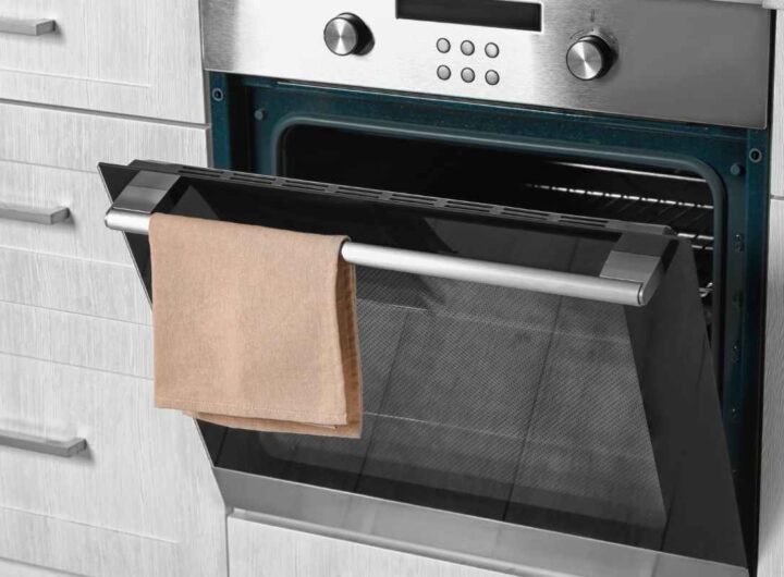 non mettere strofinaccio su sportello forno